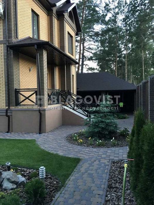 Новообуховская трасса КГ GreenWood -Дом 325 м кв  12 соток