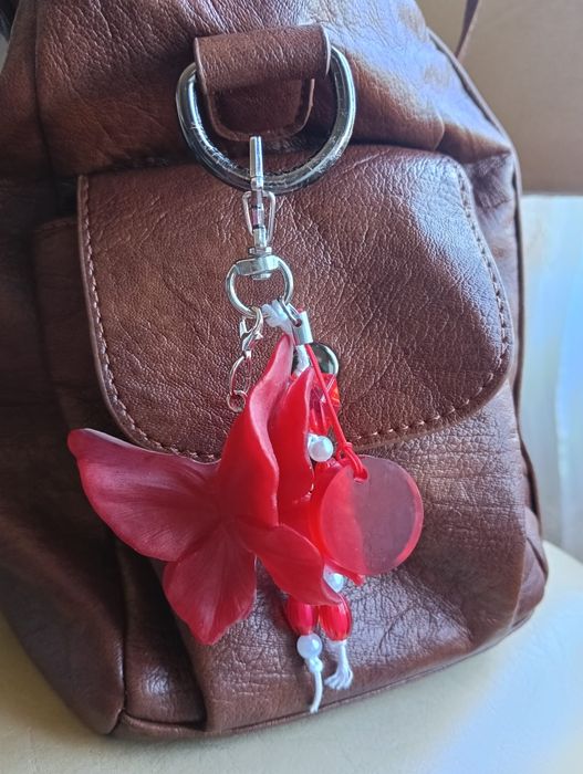 Bag charm artesanal borboleta