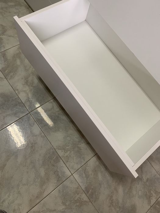 Móvel feito à medida c/6 gavetas, branco