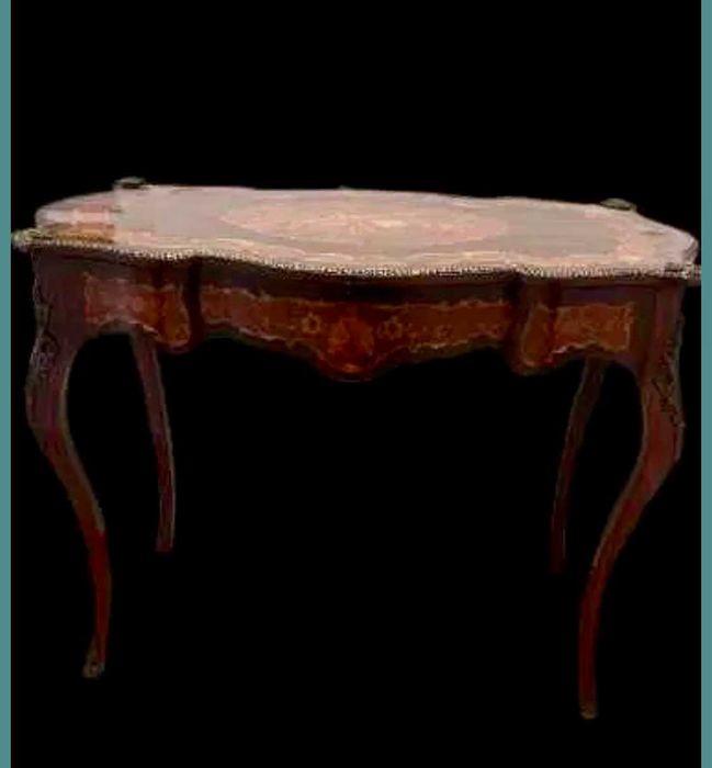 Mesa de estilo Luís XV