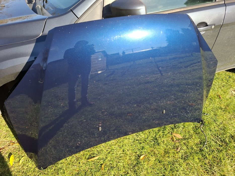 Ford Focus mk2 maska przód przednia pokrywa silnika

Posiadam dwie w d