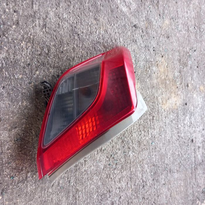 Para choques tras e farolin toyota yaris ano 2021