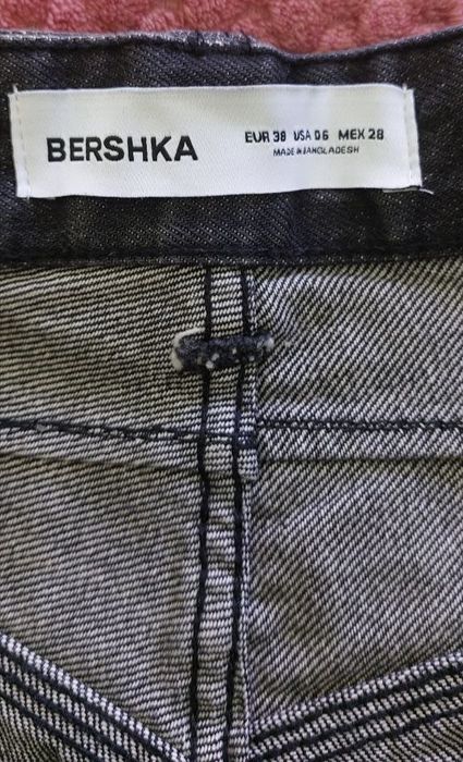 Продаю жіночі джинси BERSHKA нові