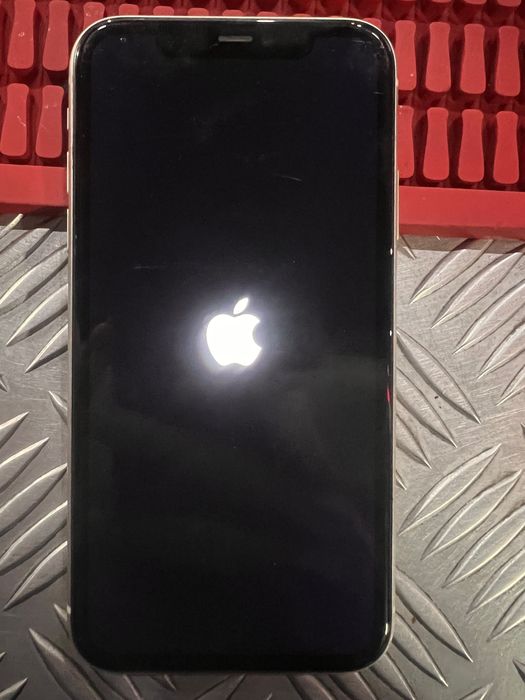 iPhone 11 128gb semi novo