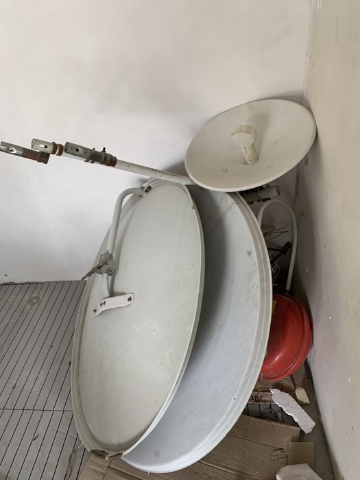 Тарелка спутниковая