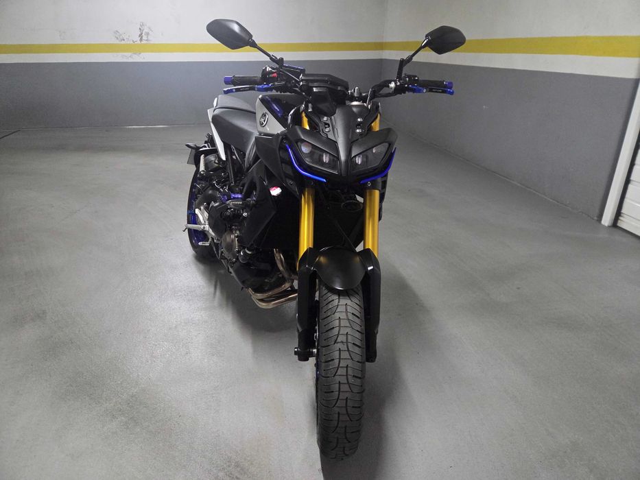 Yamaha MT09 SP, 2018 e apenas 12000km