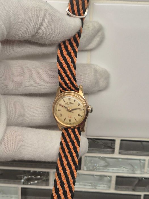 Damski zegarek vintage *Delbana*