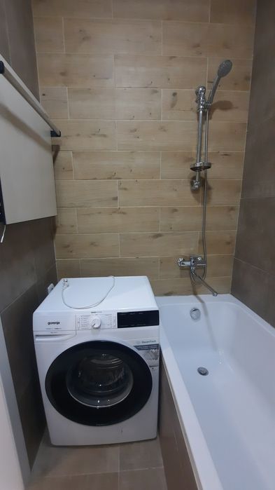 Продам 2 кв по Сертификату,VIP класса АО сталинка пр-ктСвободы 55000$