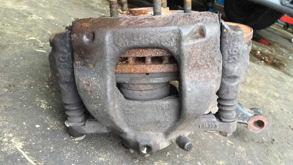 Поворотний кулак цапфа ступиця передні Nissan Primera P12 Lucas 2596/1