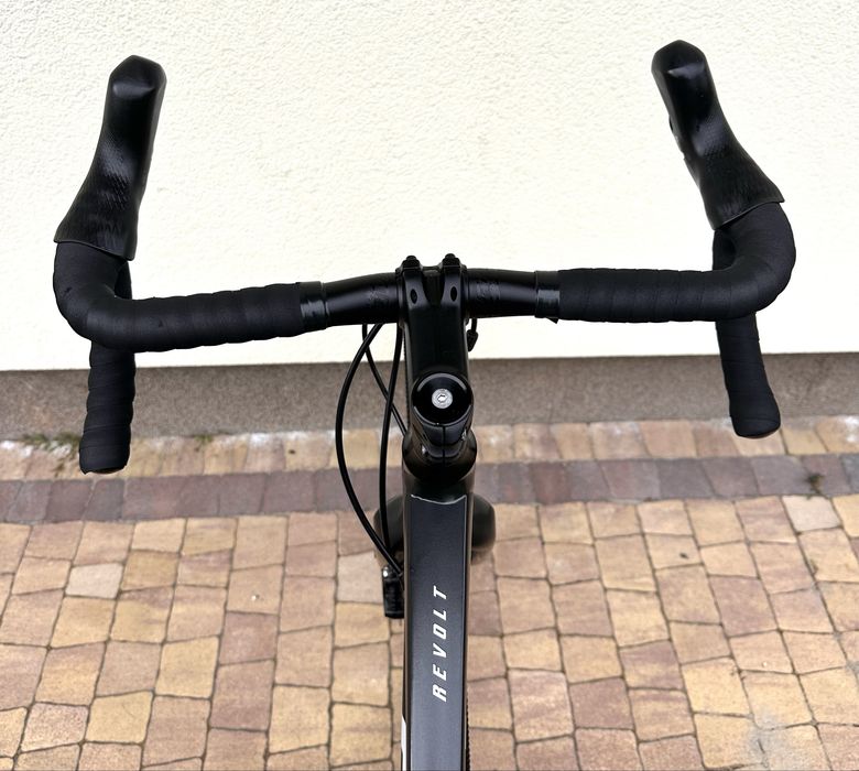 Gravel GIANT REVOLT 0 Shimano GRX kolor czarny JAK NOWY !!!