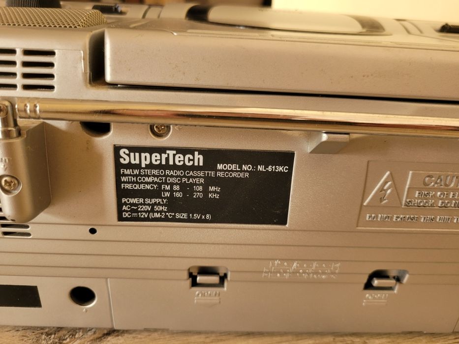 Radio firmy Supertech