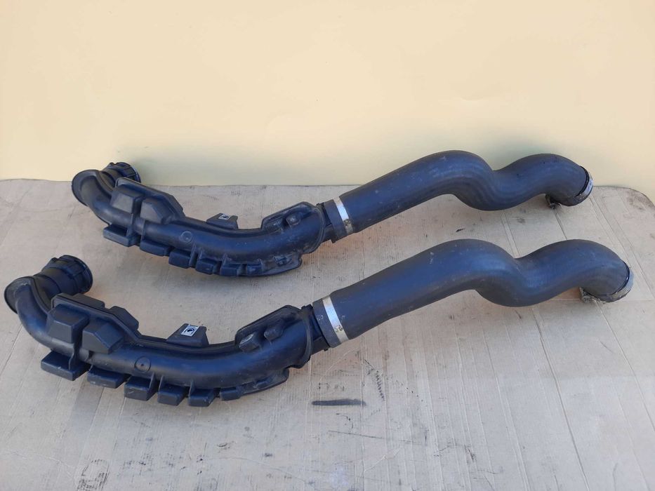 Патрубок інтеркулера  на Renault Master II 2.5 dCi 8200646967