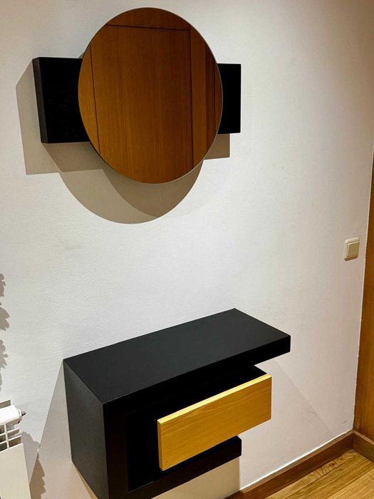 Móvel de entrada com gaveta e espelho