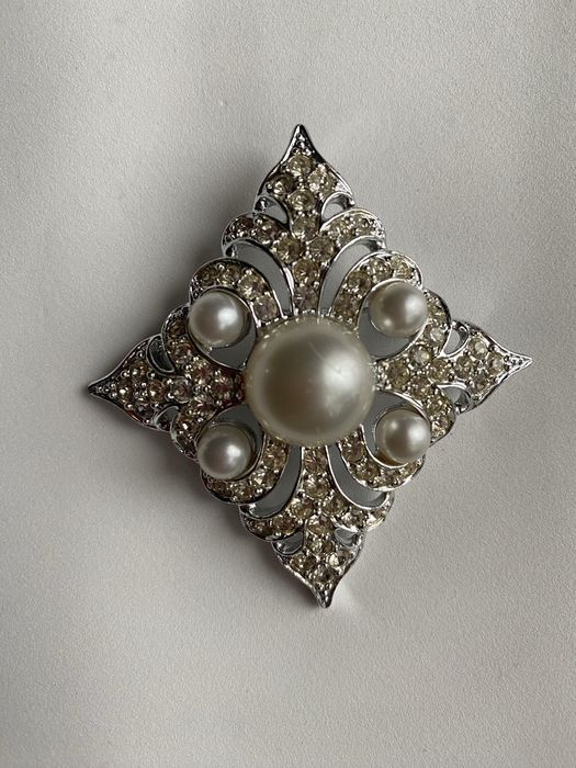 Колекційна вінтажна біжутерія Sarah Coventry