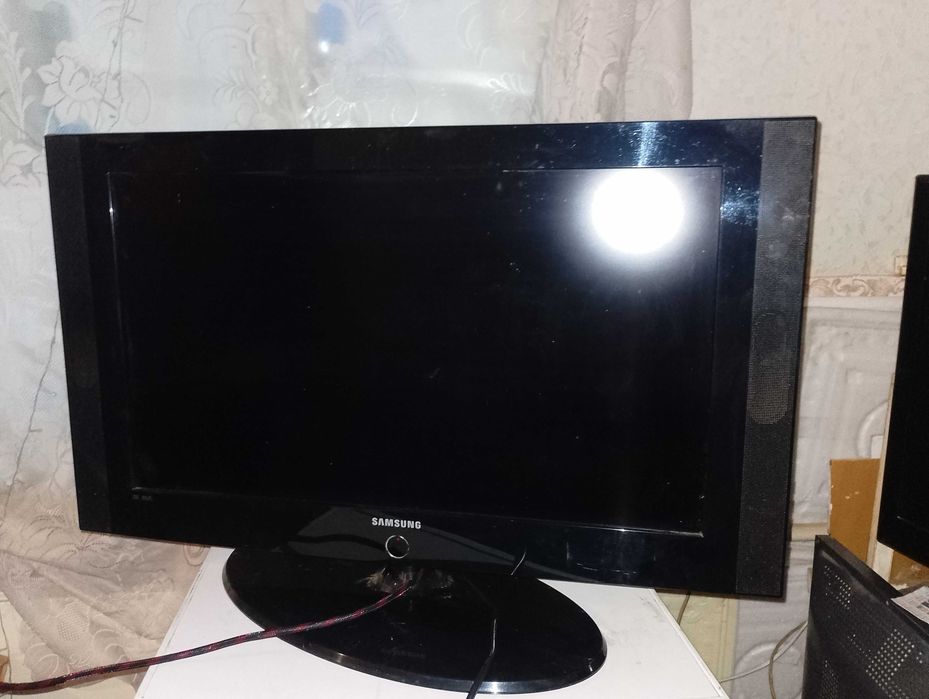 Продам телевізор: Samsug LED 32 дюйма LE32A330