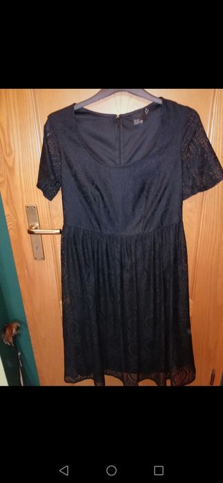 Koronkowa, mała, czarna