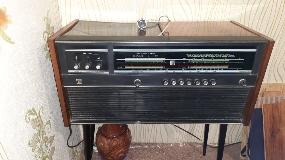 Продам радіолу " СІРІУС 311",