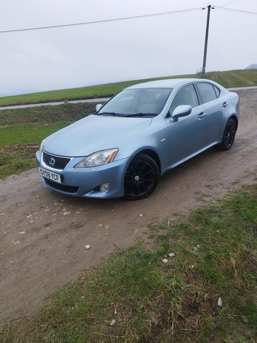 Do sprzedania Lexus   Bardzo ładny stan W całości lub dawca.