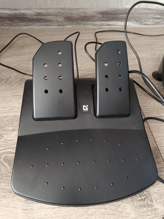 Продам ігровий руль Defender forsage gta