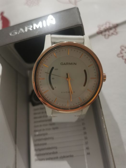 Garmin vivomove smartwatch