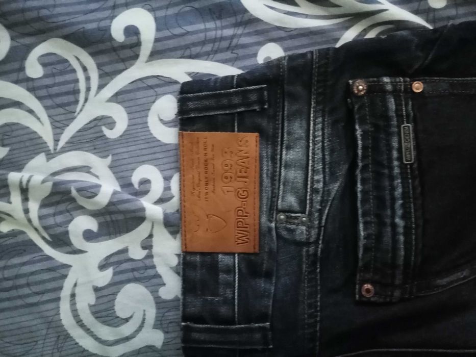 Продам джинсы новые
