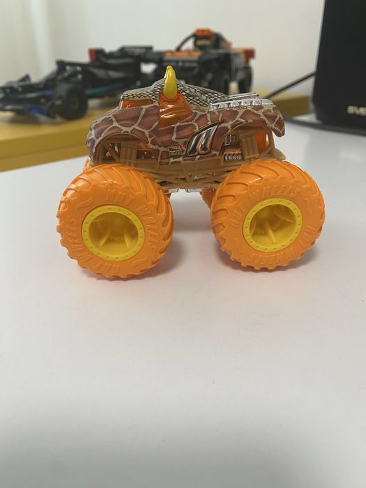 Машинки Hot Wheels монстер трек