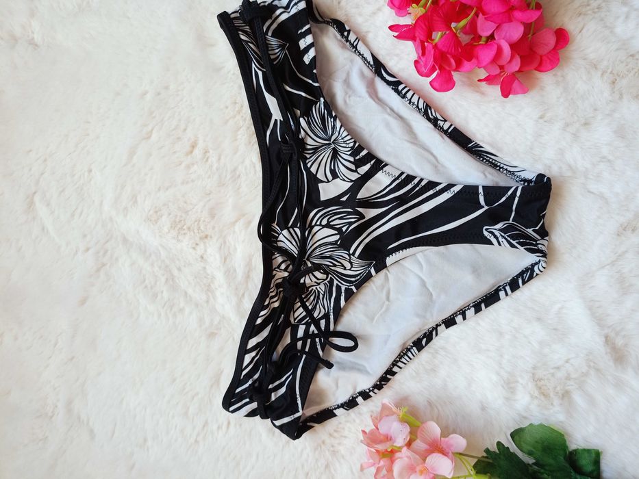 dół od stroju kąpielowego