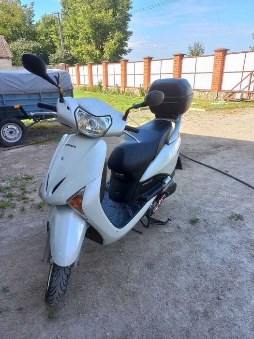 Скутер Honda Lead 110