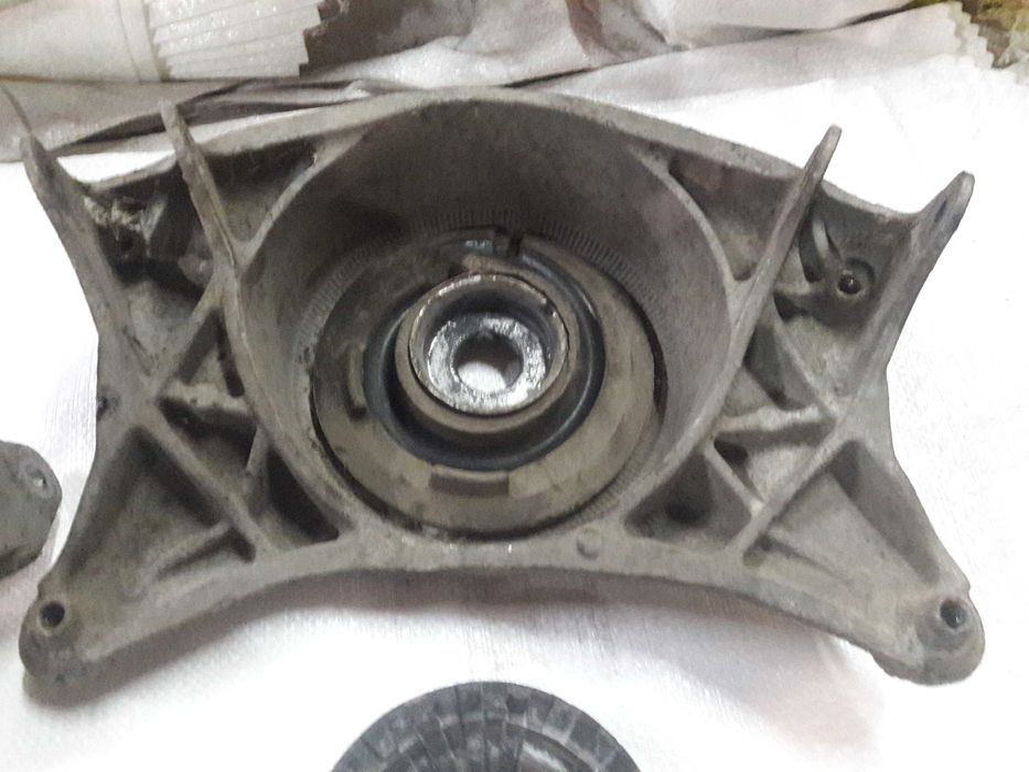 Опора переднего амортизатора Audi a4b8