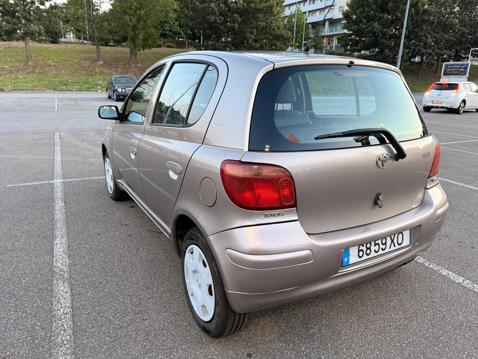Toyota Yaris 1.0 VVT-i 2004 | 163.868 km | AC | 5 Portas