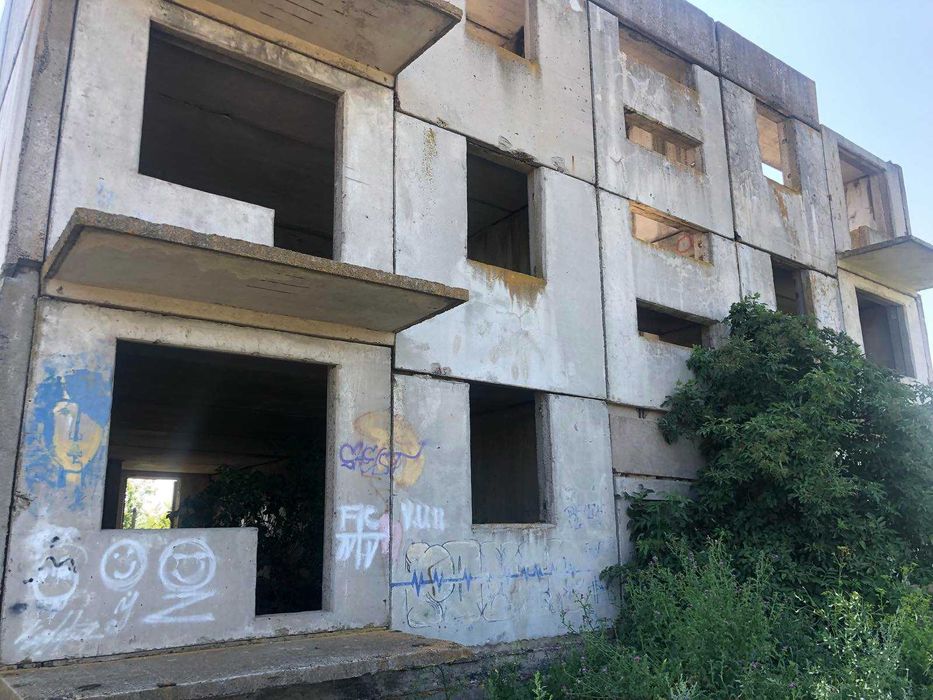 Продам два панельних трьохповерхових  будинки під демонтаж