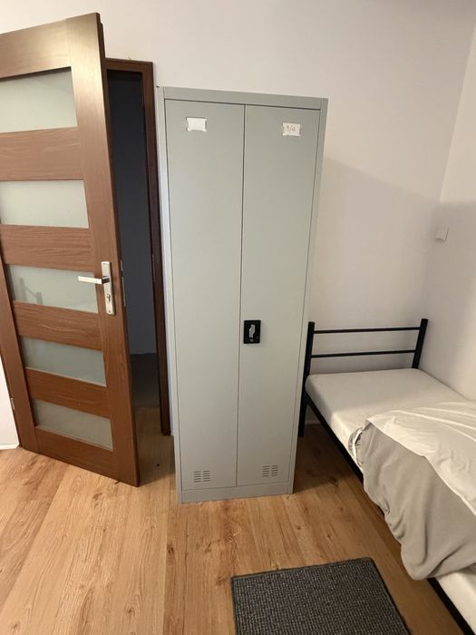 Szafki pracownicze BHP - 2 drzwiowa, do hostelu