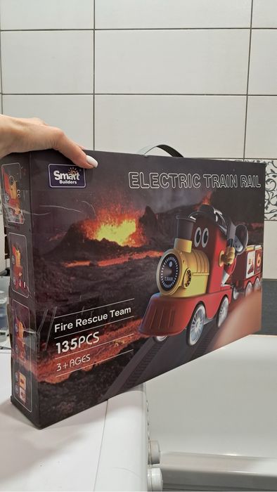 Залізна дорога велика/ на батарейках паравоз/ конструктор