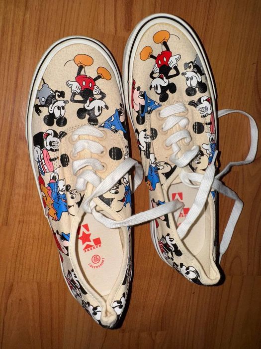 Кеди Міккі Маус у відмінному стані