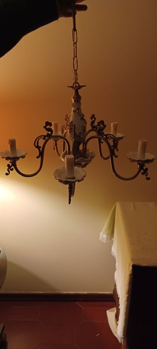 Candeeiro para sala. Metálico e cerâmica