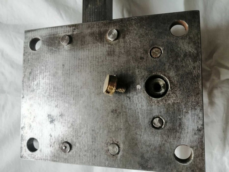 Гаражний замок на 2 ключа замок гаражний накладний