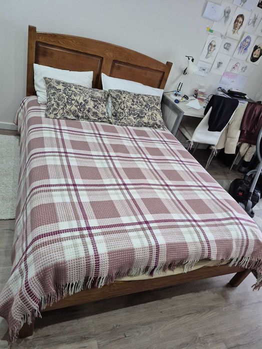 Cama de casal e colchão