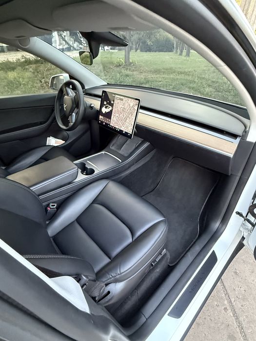 Tesla Y dual motor long range 82квт можливий обмін з доп. в обі стор