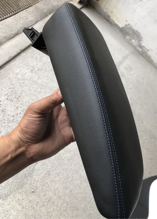 Apoio de Braço Megane IV