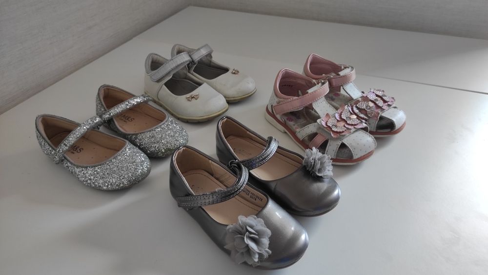 Дитячі туфлі туфельки балетки взуття кеди кросівки