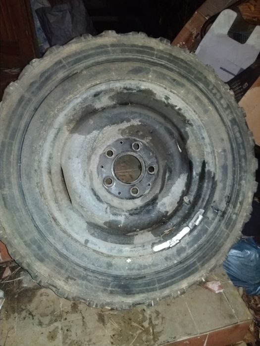 Felga z oponą ciężarowe(?)  ~ 24 cale Sudard 51/21x14H2 8/68H