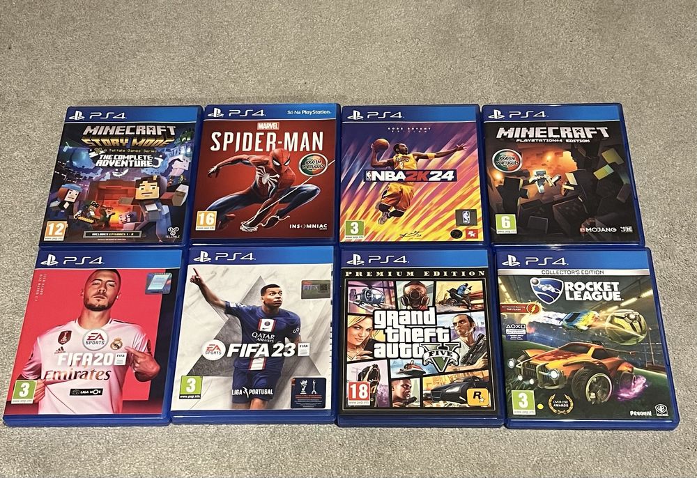 Playstation 4 Standard e 8 jogos CD