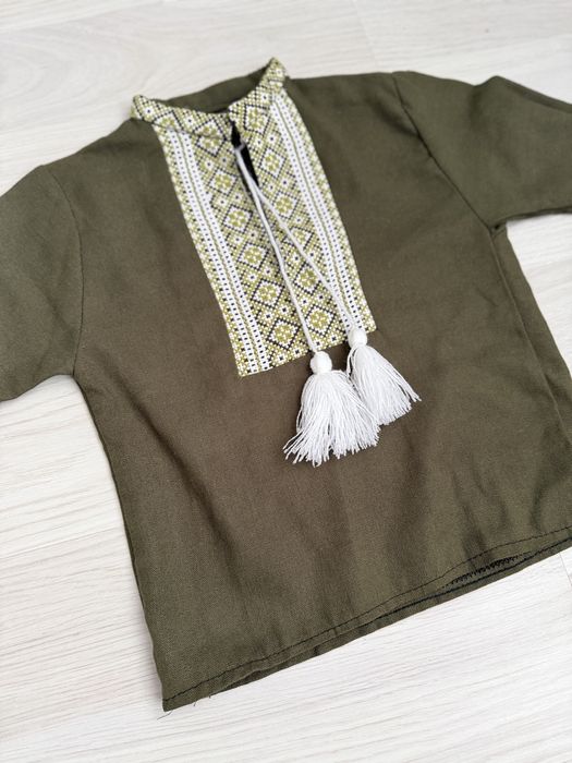 Дитяча вишиванка на 1-2 р. ручна робота вишивки, вишиванка колір хакі