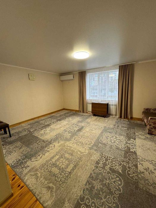Елітний будинок у центрі, 192м², 5 соток, гараж, камін, веранди,меблі!