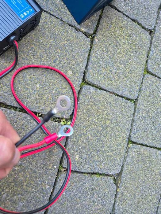 Akumulator litowy Rebelcell 12 V 70 A z ładowarką i torbą