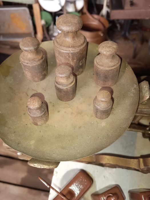 Ferragens e outras peças