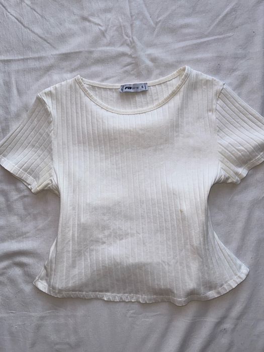 Білий топ в рубчик S на завʼязках