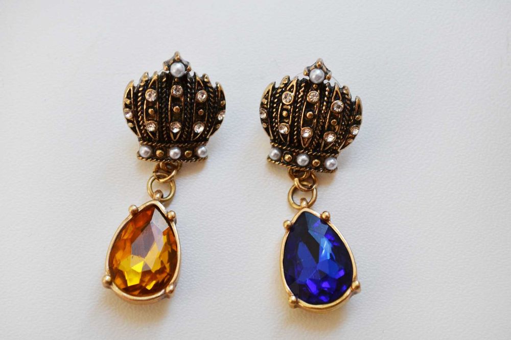 Серьги с короной и камнями Bvlgari желтый с синим