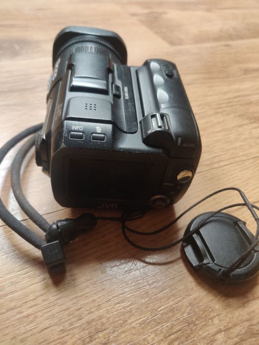 Kamera JVC GZ-M500
