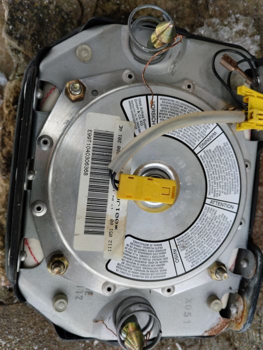 Подушка безпеки моделей Volkswagen, як Passat B5, Bora та Golf 4